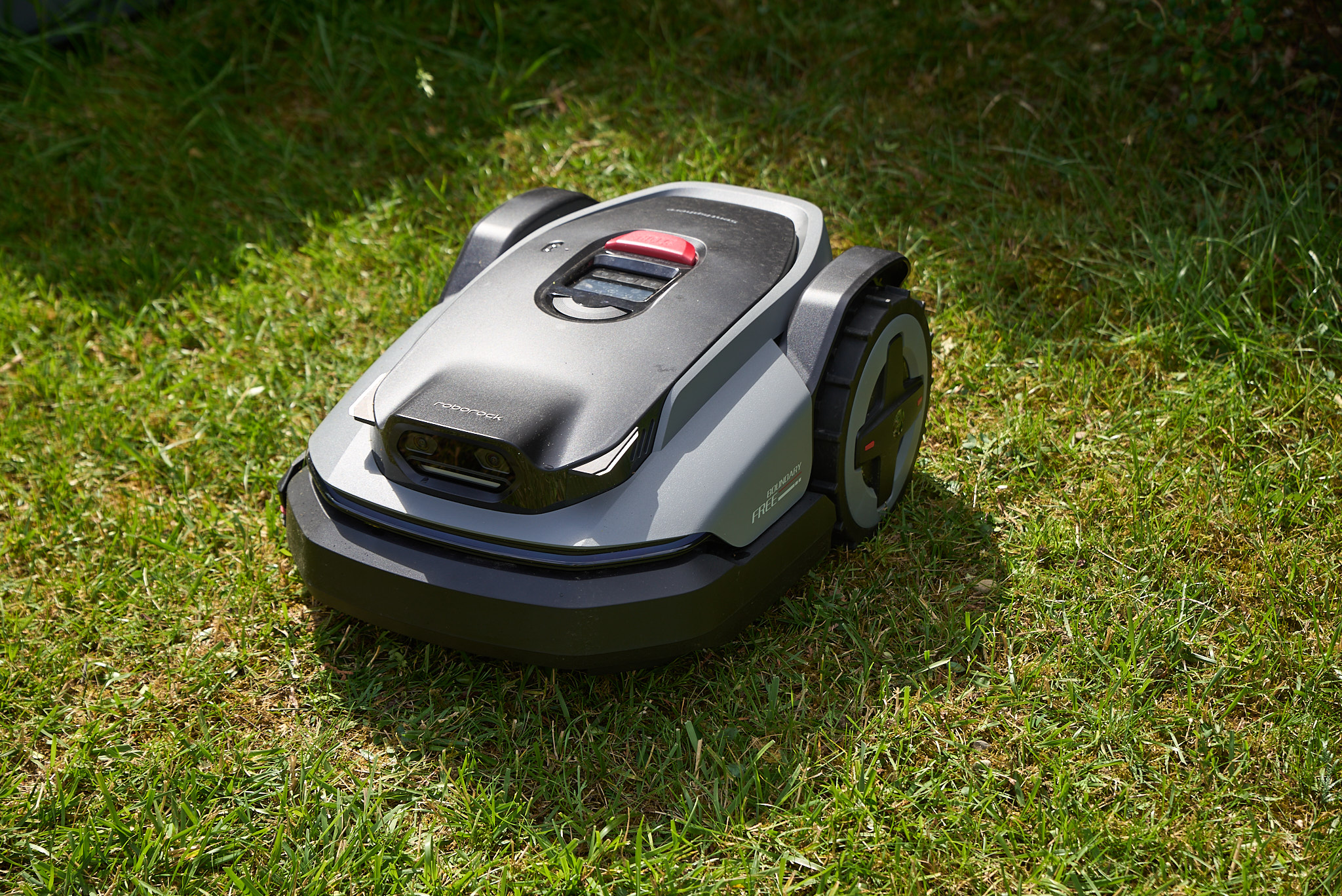 Test Roborock Rockmow S1 : du RTK classique, avec un coupe-bordures qui change la donne