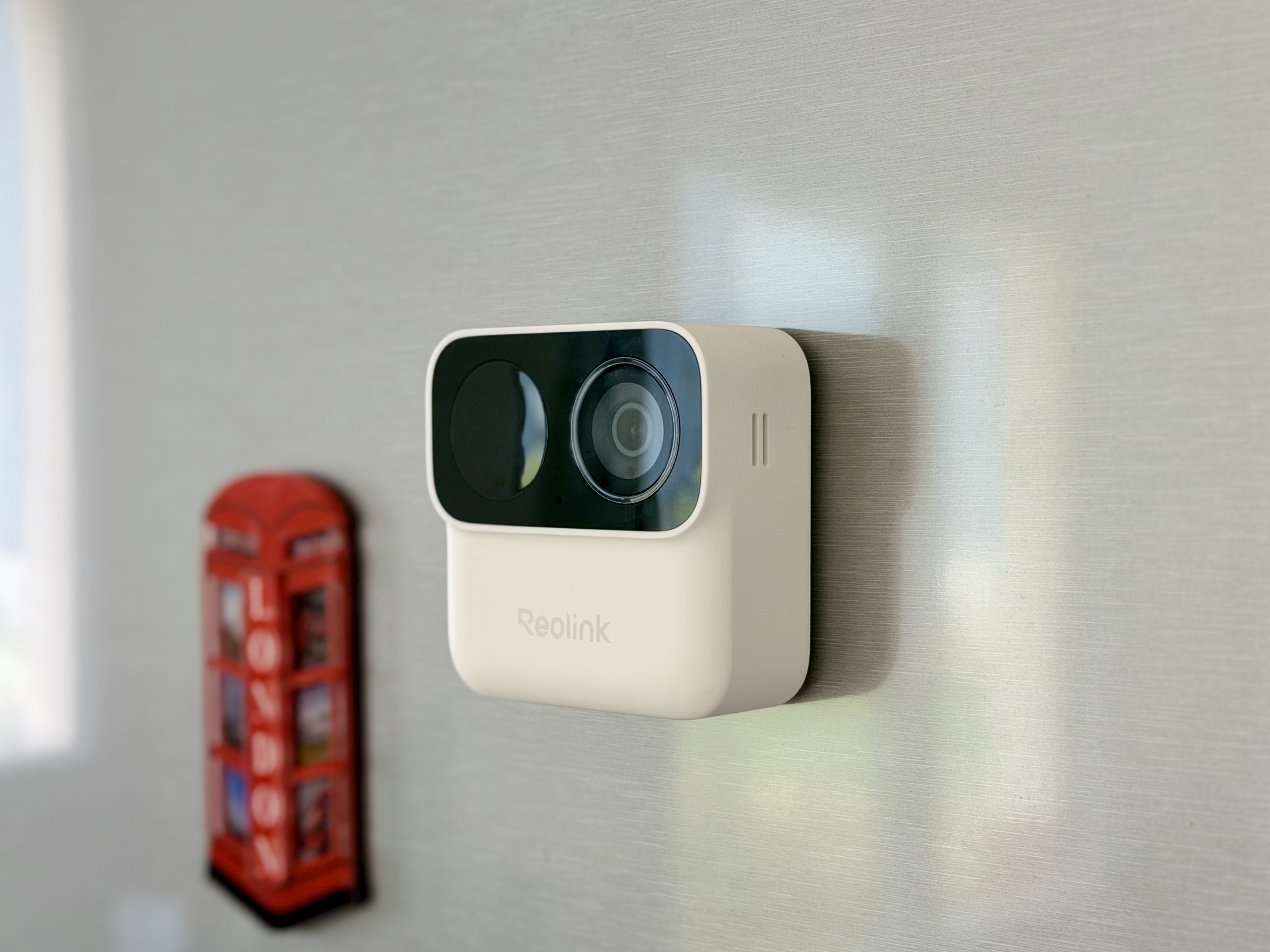 Test Reolink Argus MagiCam : la caméra magnétique qui se colle partout, mais pas sur la durée