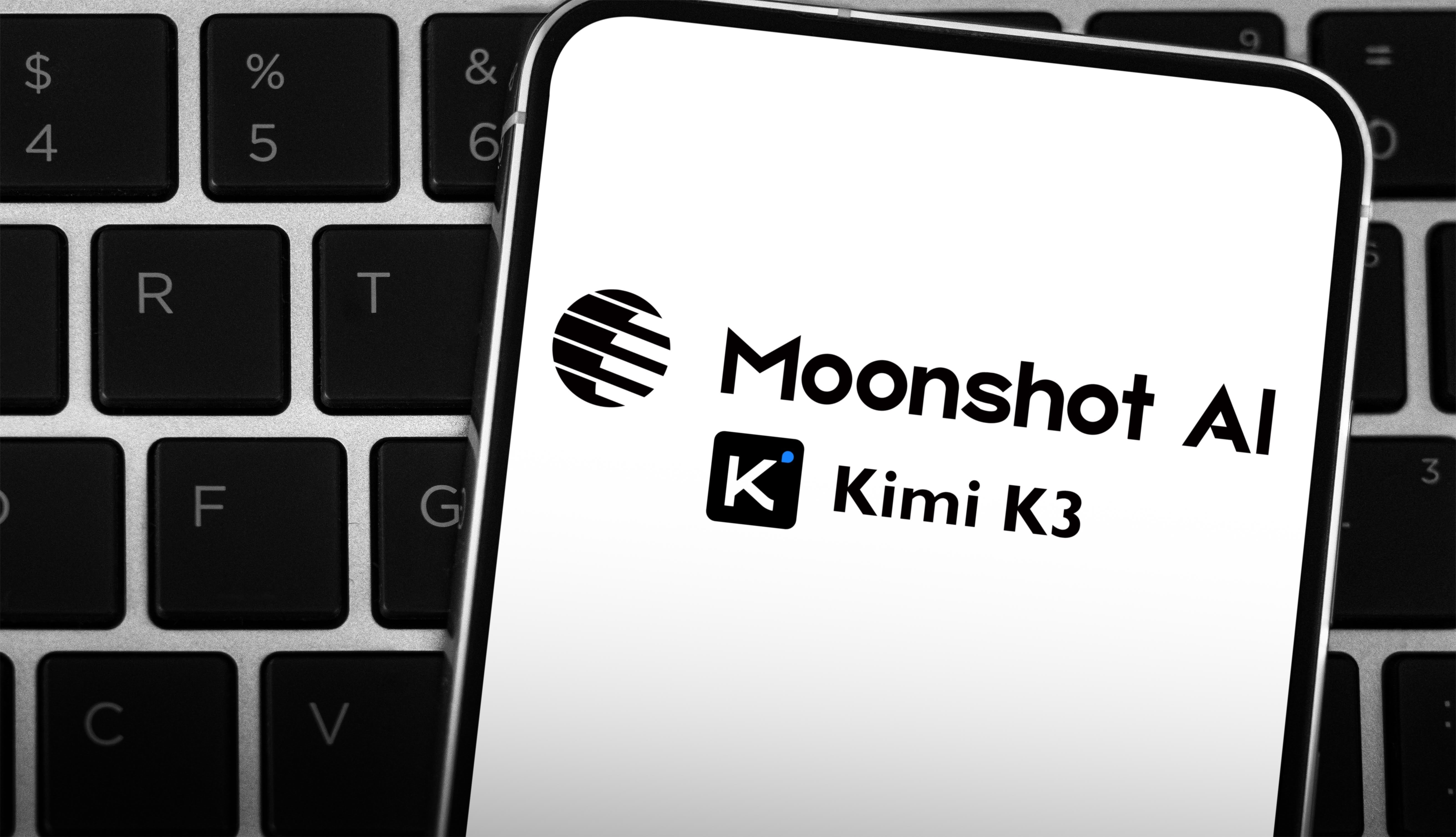 Kimi a-t-il copié Anthropic ? Washington accuse, les preuves manquent encore
