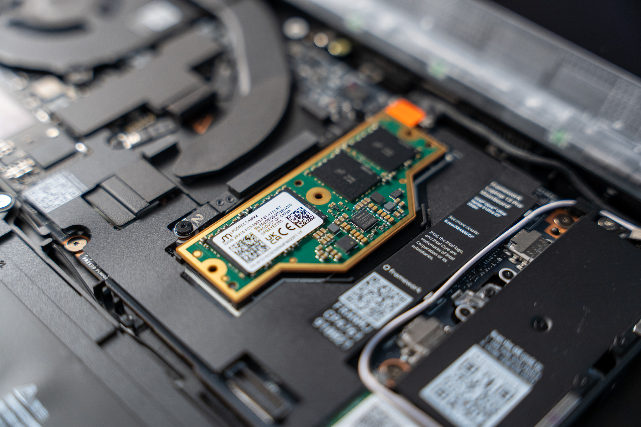 Ce que vaut vraiment la coûteuse barrette LPCAMM2 du Framework Laptop 13 Pro
