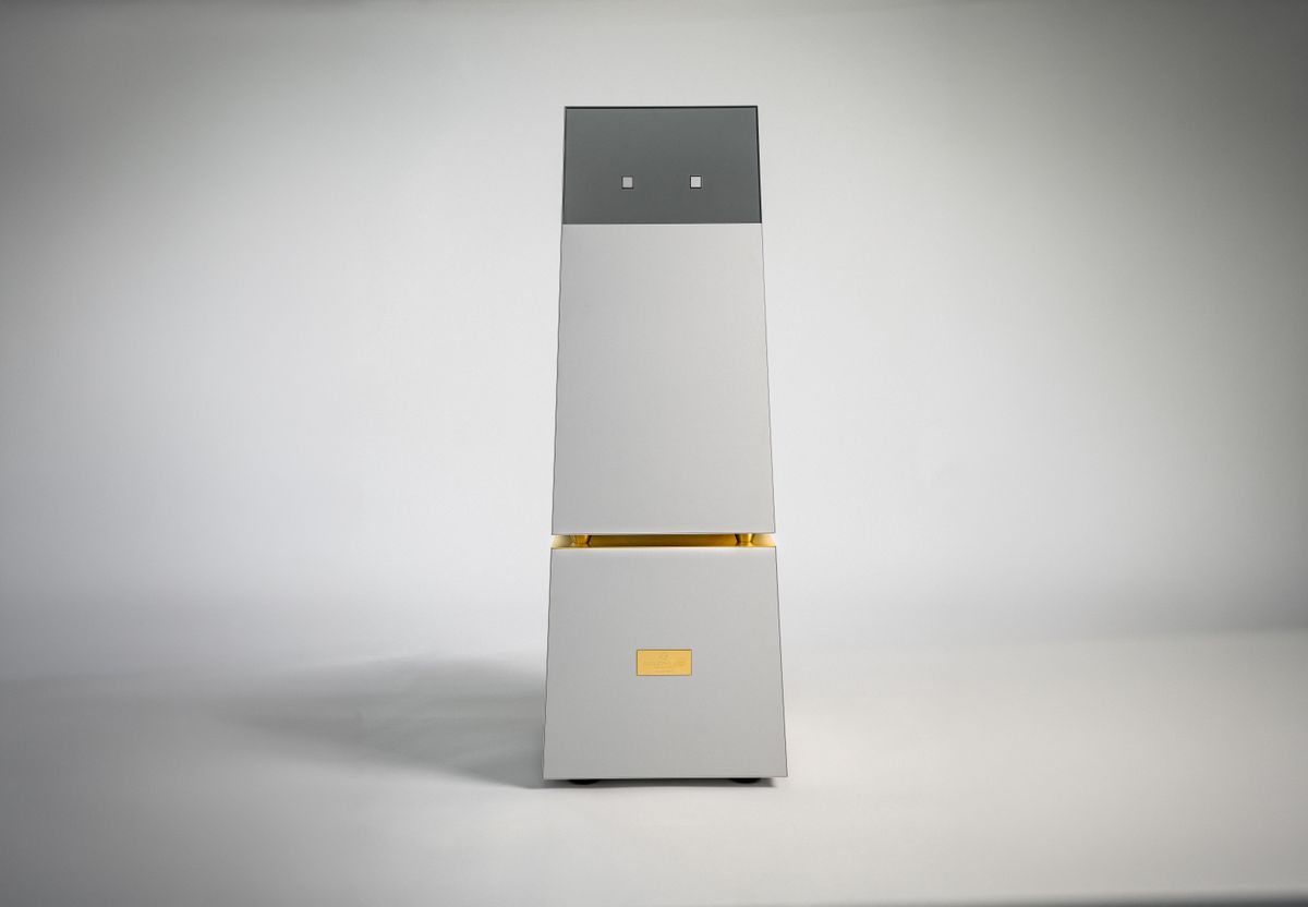 C'est un robot Pixar ? Non, c'est un Goldmund Telos 9800, un ampli suisse à 500 000 $ et 360 kg