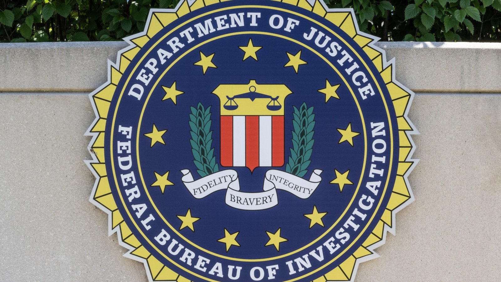 Le FBI alerte sur des hackers qui volent les photos intimes des victimes