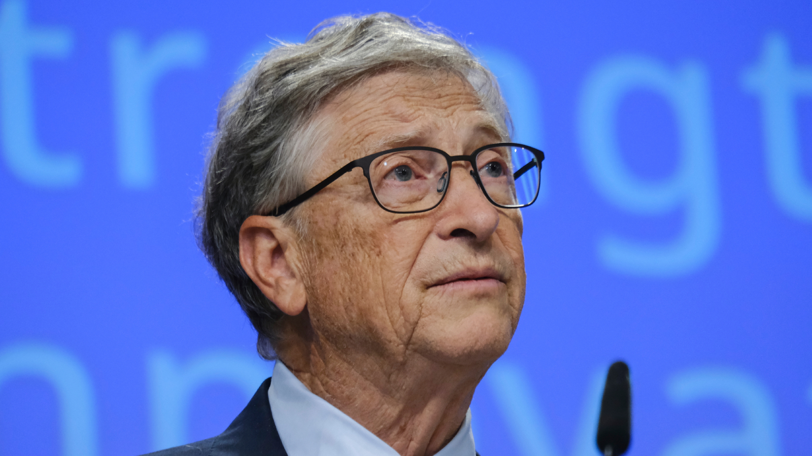 Des emplois “réservés aux humains” : la solution radicale de Bill Gates pour limiter les effets dévastateurs de l’IA