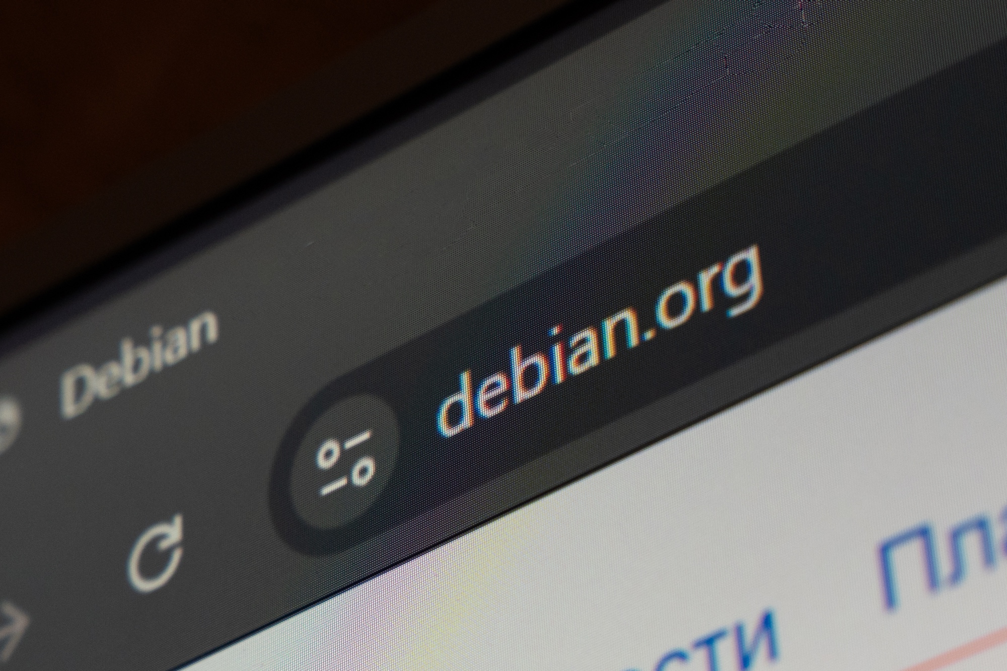 Debian autorise l'IA dans son code Linux, et une partie de la communauté claque la porte