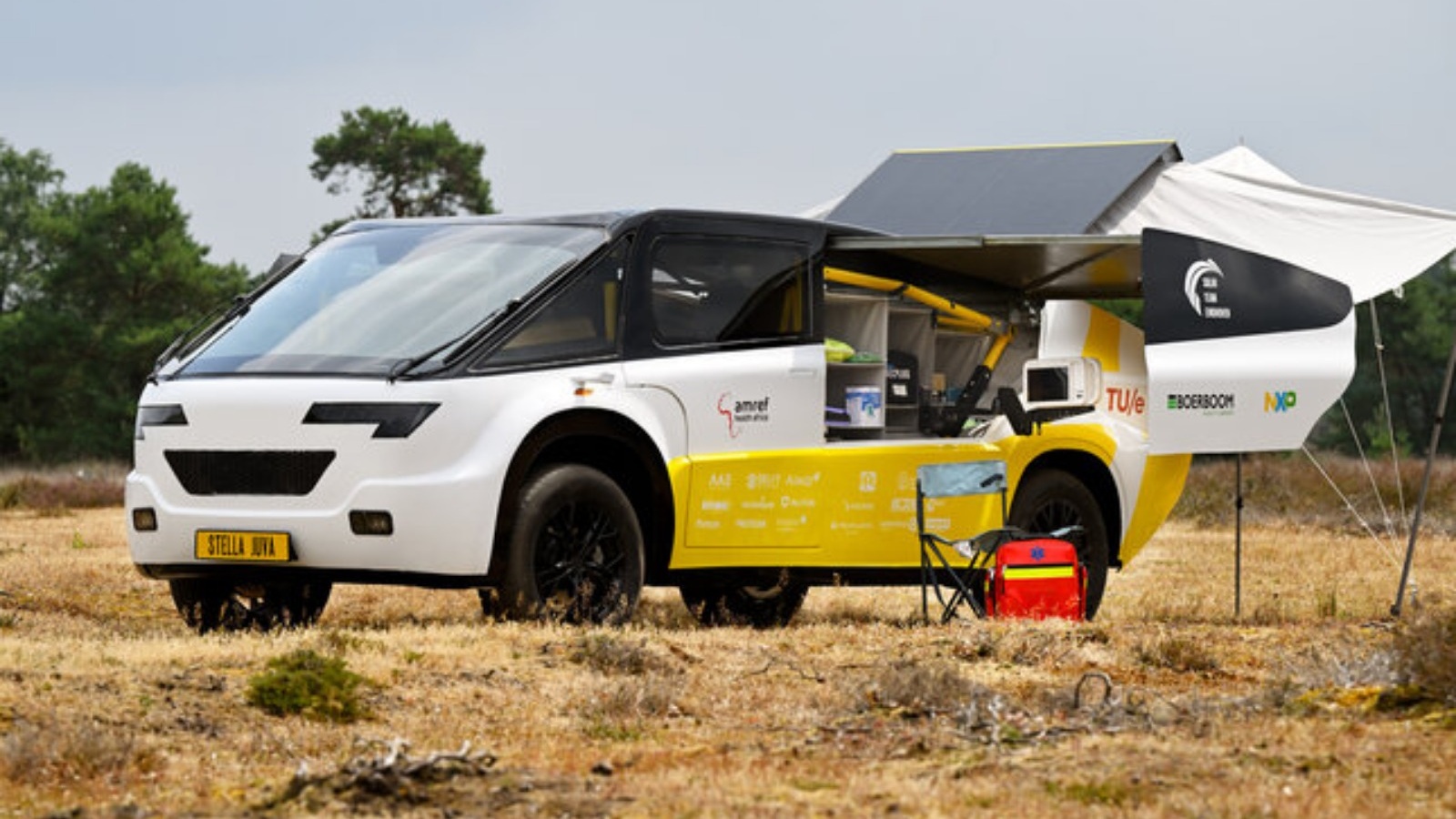 Cette ambulance électrique se recharge au soleil et apporte des soins dans les zones reculées