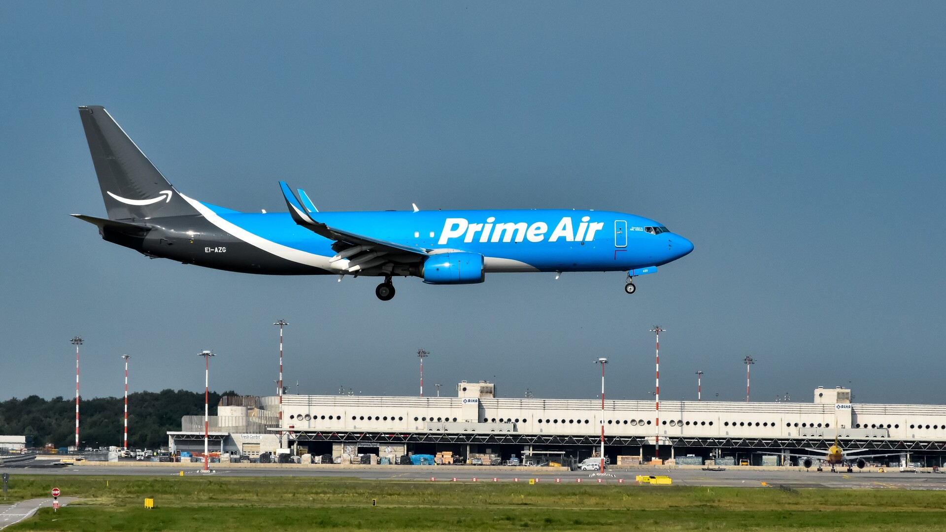 À Miami, l'atterrissage raté d'un Boeing aux couleurs d'Amazon fait plusieurs morts et blessés