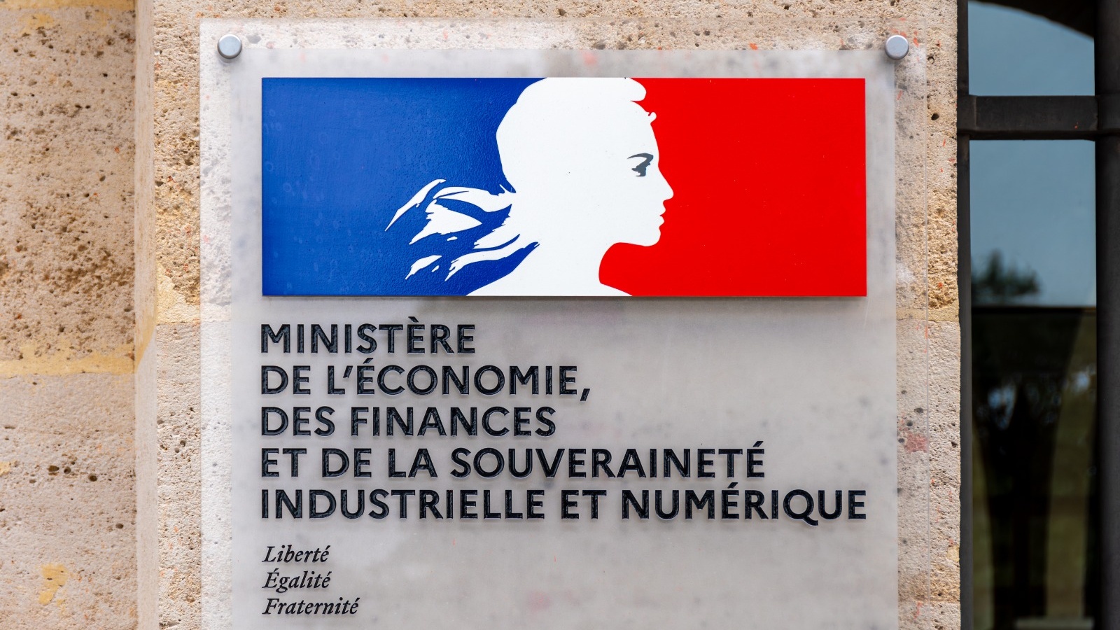 Avec l'IA, Bercy veut faire payer moins cher les prestations informatiques de l'État