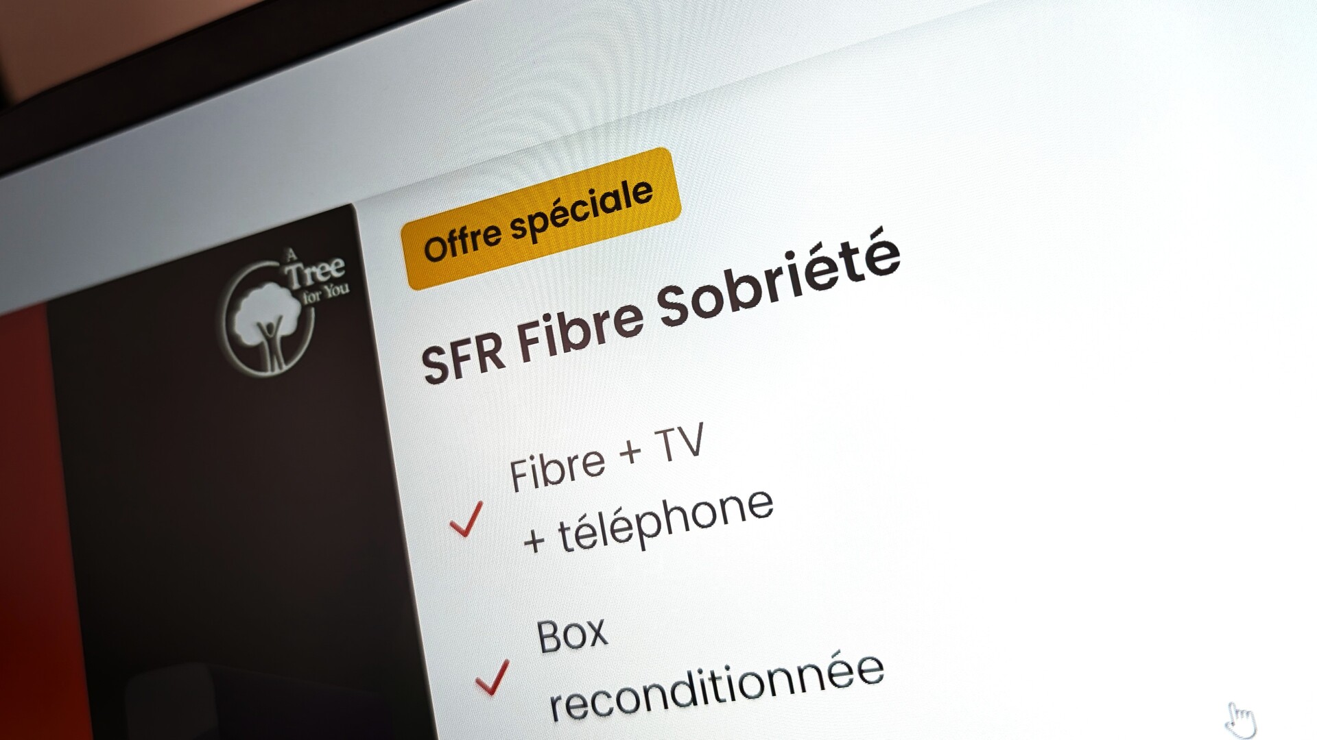 SFR lance une offre fibre sans décodeur, avec une box reconditionnée et des arbres plantés !