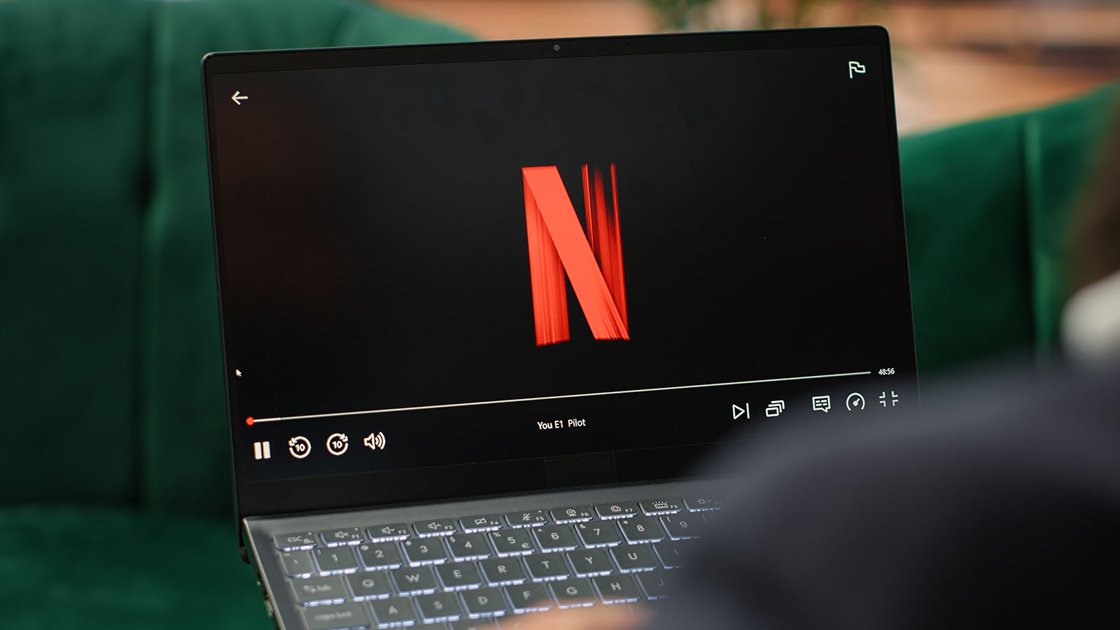 Regarder Netflix, Disney+ ou HBO avec un VPN : la pratique de millions de Français est-elle vraiment sans risque ?
