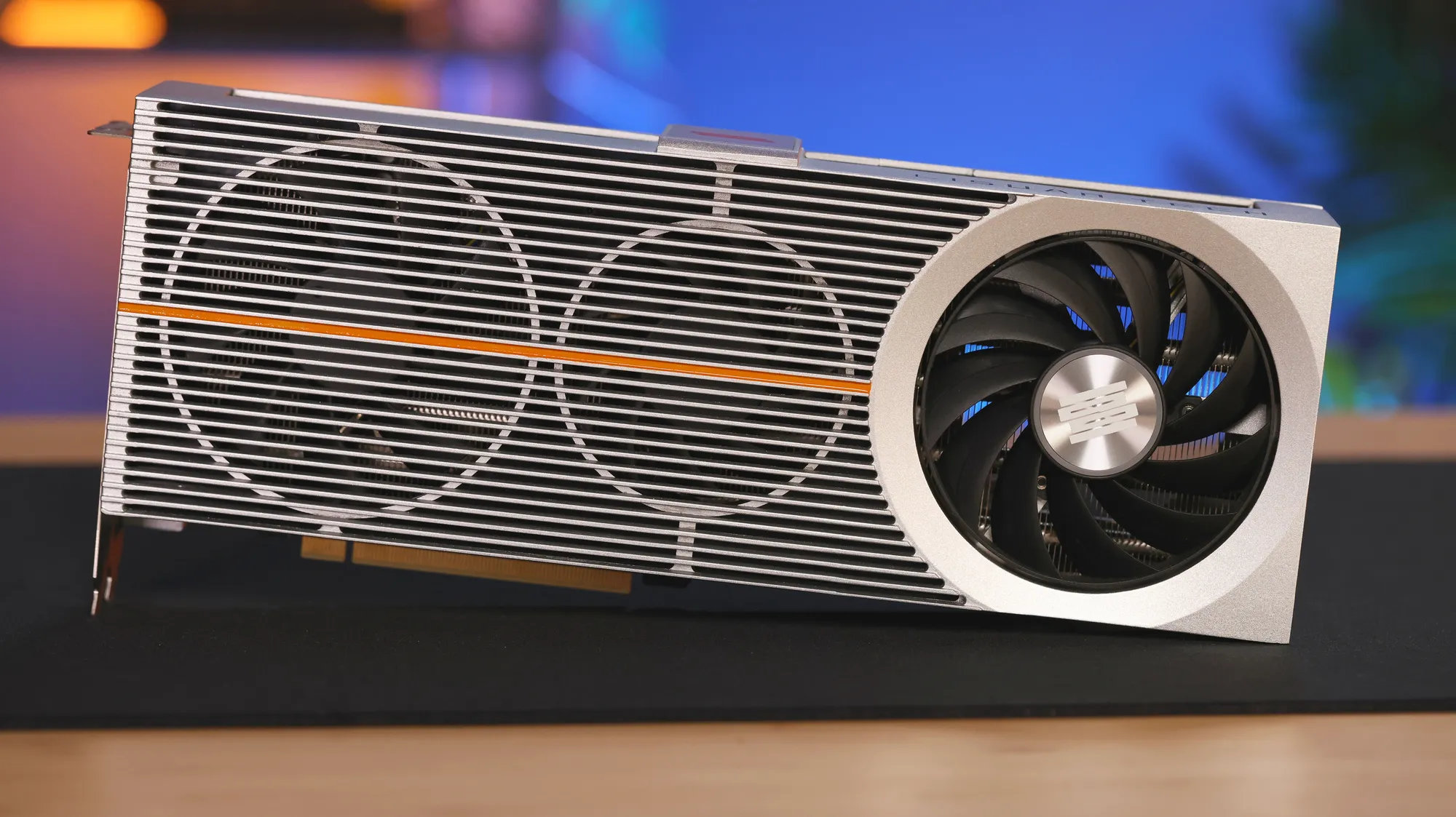 La carte graphique chinoise Lisuan LX‑7G100 obtient un tiers des performances de la RTX 5060
