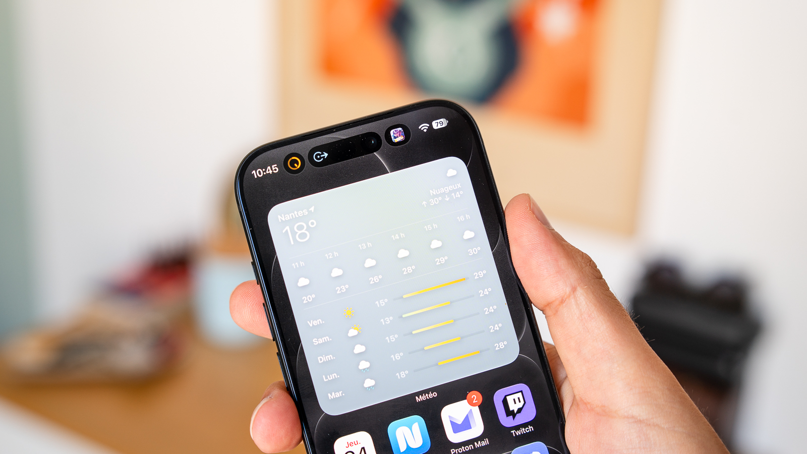 iPhone 18 Pro : des utilisateurs signalent des crépitements dans le haut-parleur