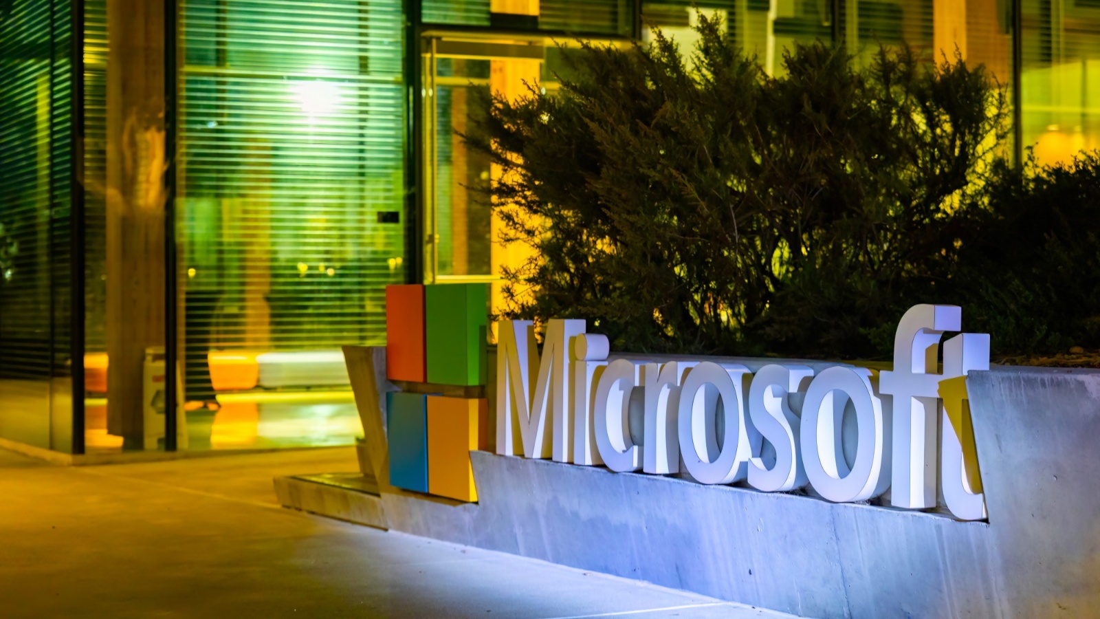 Le compte X de Microsoft piraté pour une arnaque crypto de type pump-and-dump