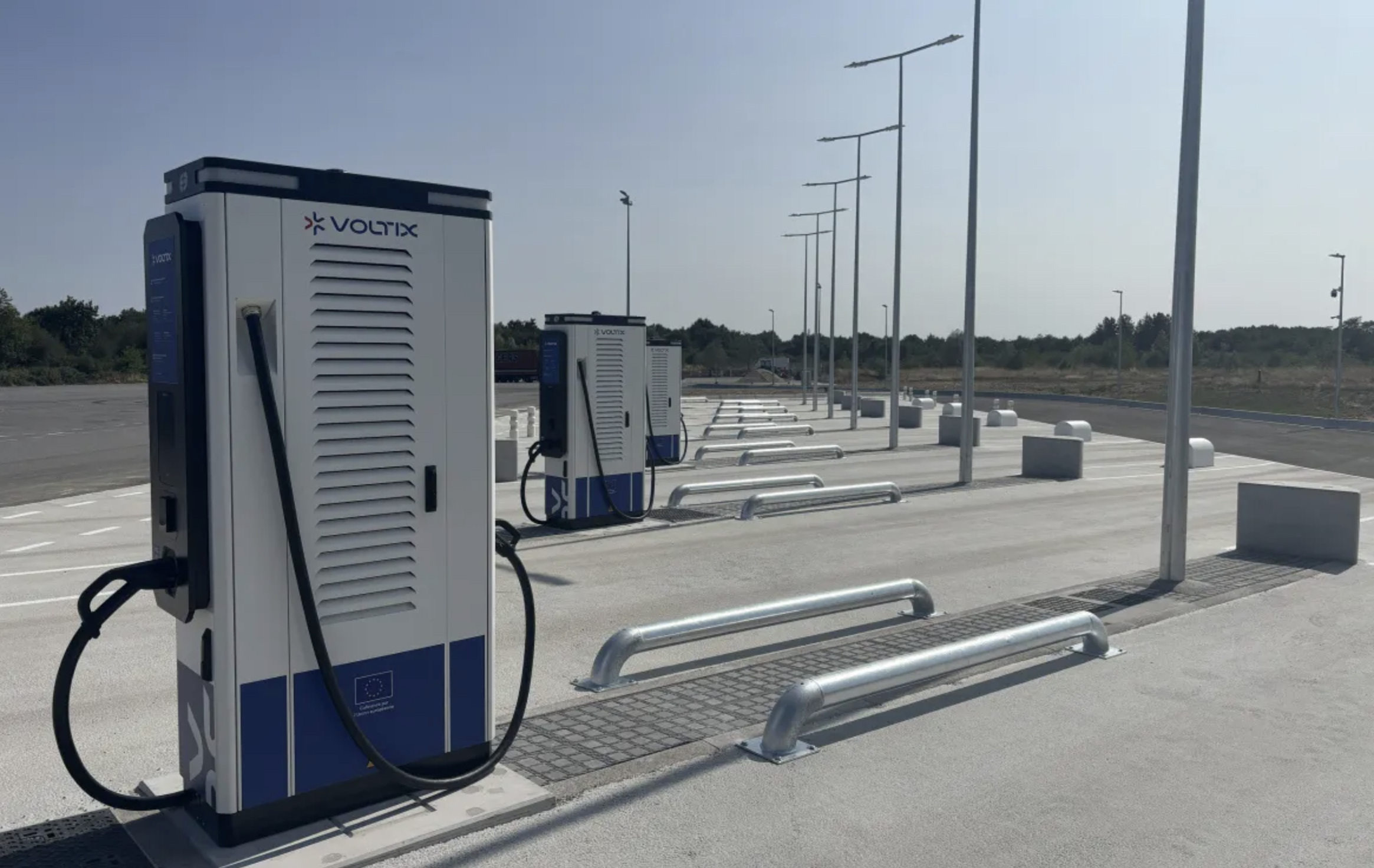 Voltix (Vinci) met en service à Vierzon la station de recharge pour camion électrique la plus puissante de France