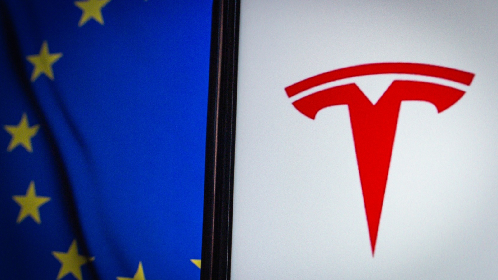 Tesla met la pression sur les régulateurs européens pour faire homologuer son FSD