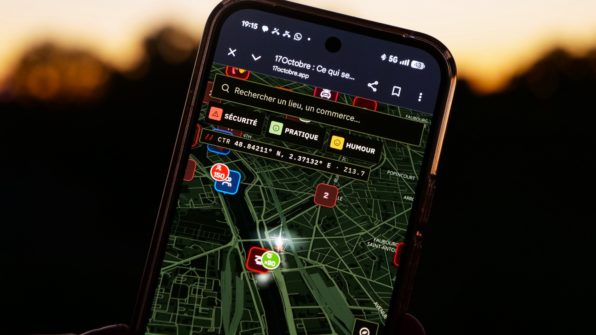 On a testé le Google Maps et le Waze des manifestations du 17 octobre, une carte qui cache bien des secrets !