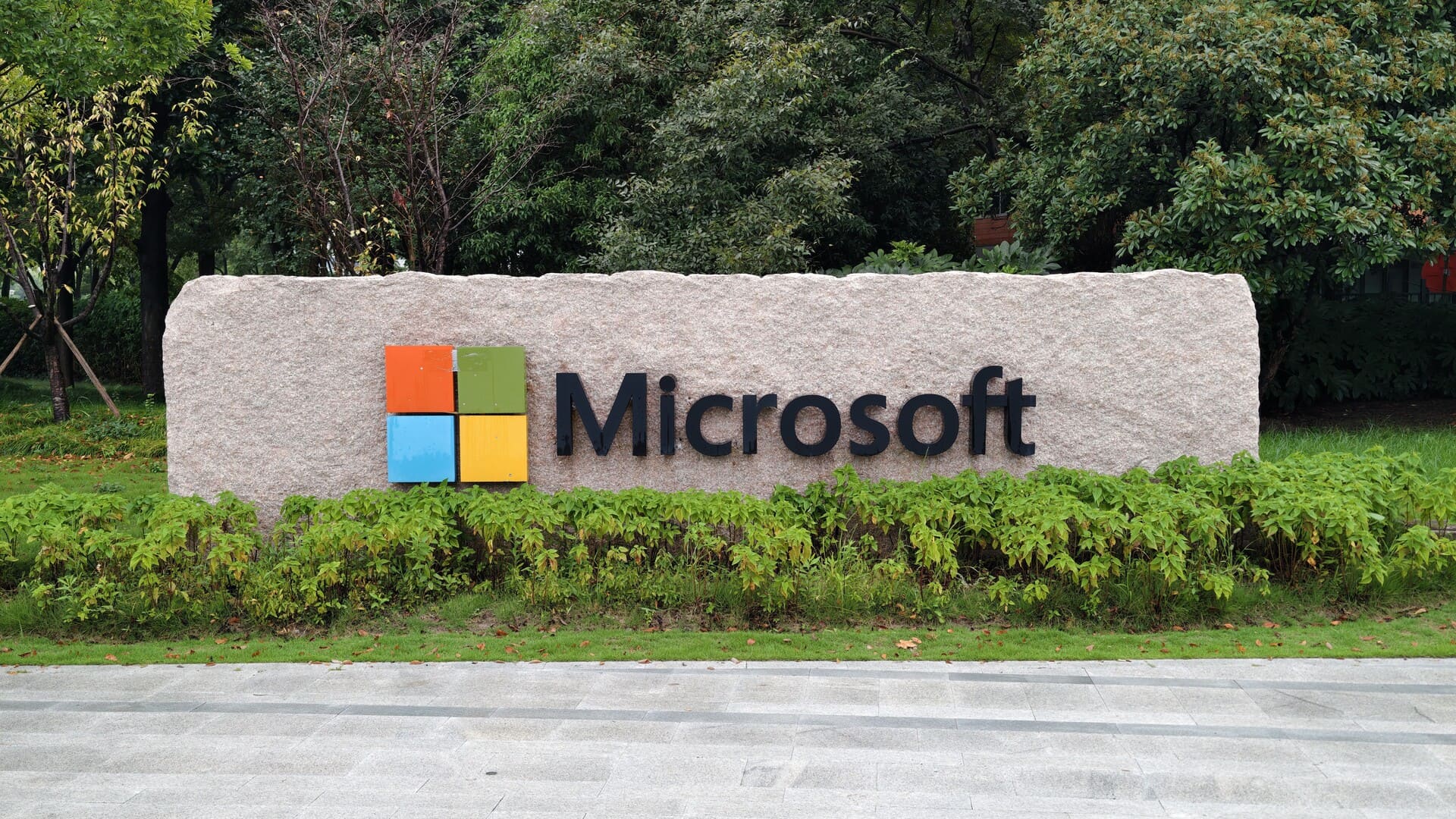 Microsoft reste l’appât numéro un du phishing, et les escrocs imitent même l’IA désormais