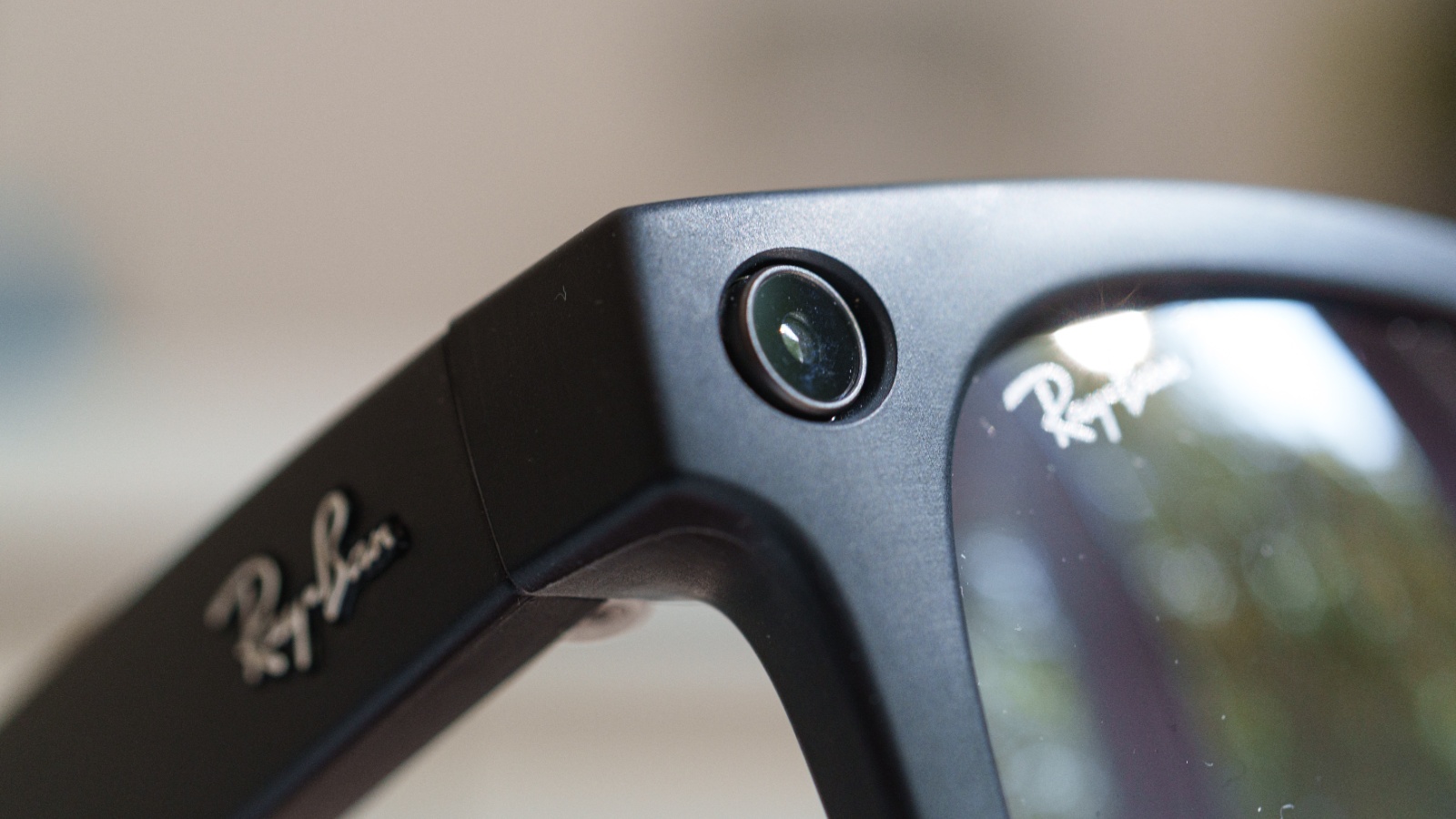 Ray-Ban Meta : les lunettes enregistraient l’audio sans le consentement des utilisateurs
