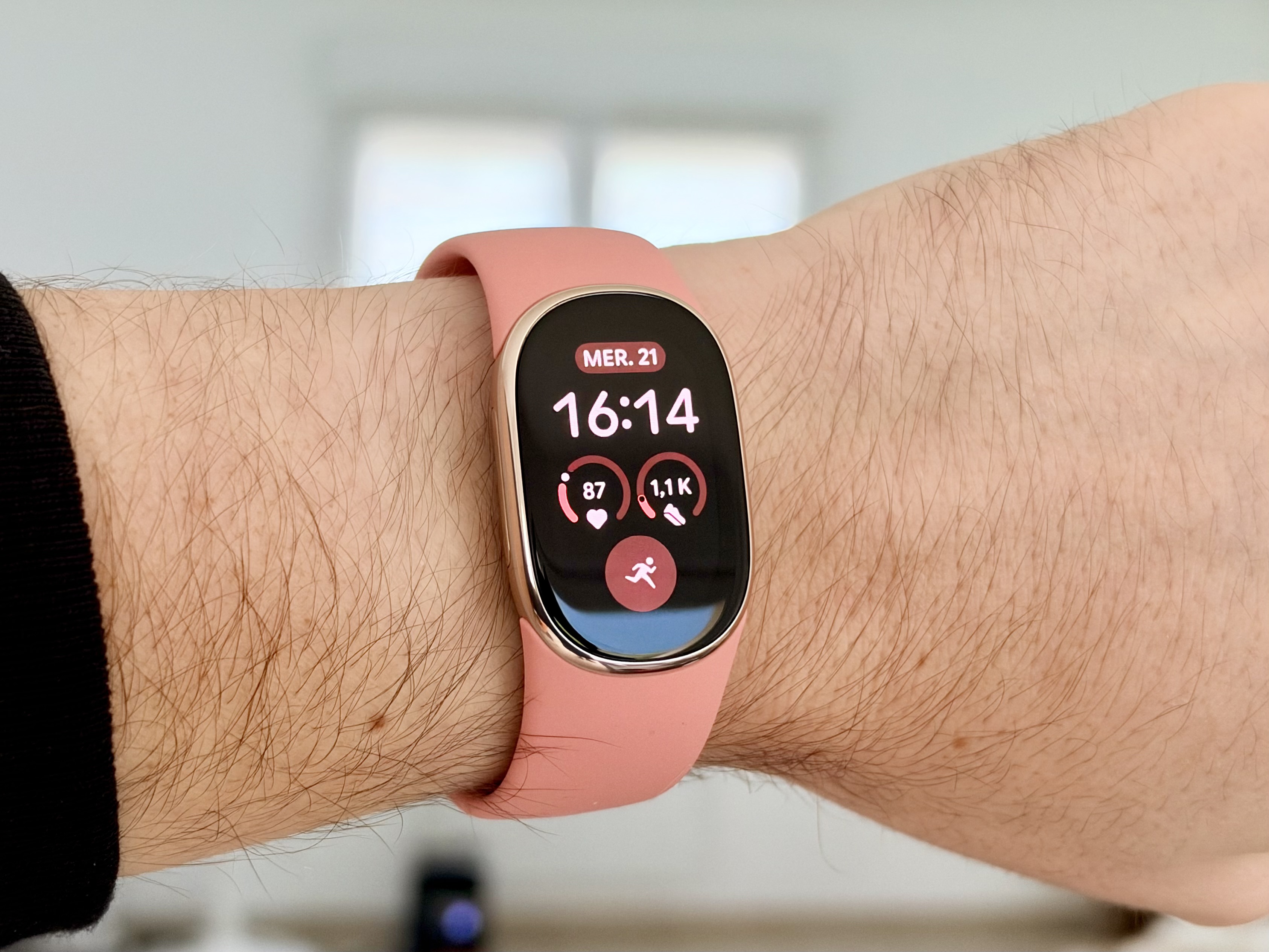 Test Google Fitbit Edge : plus qu'un bracelet de santé, moins qu'une montre connectée