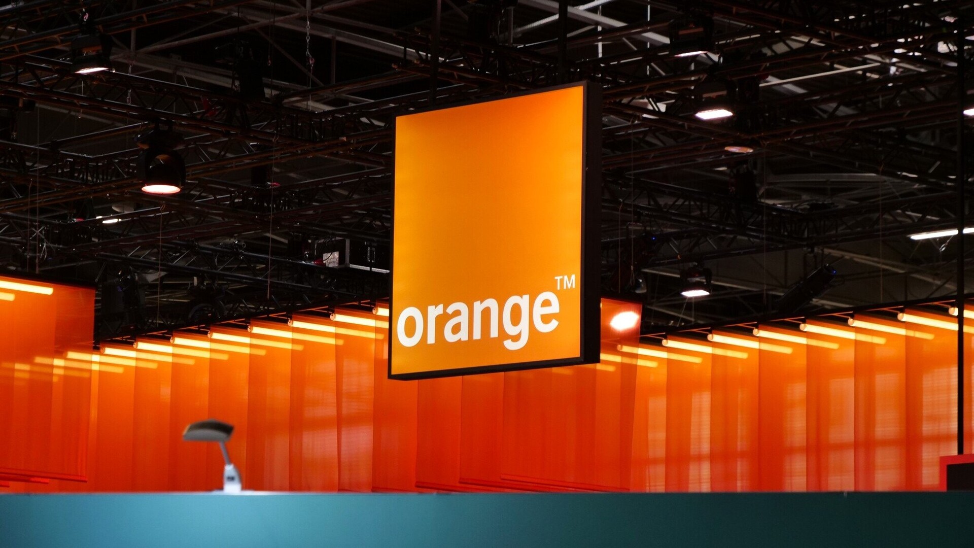 Touché par la panne Orange et Sosh ? Les 6 solutions et astuces pour rester joignable malgré la coupure du réseau