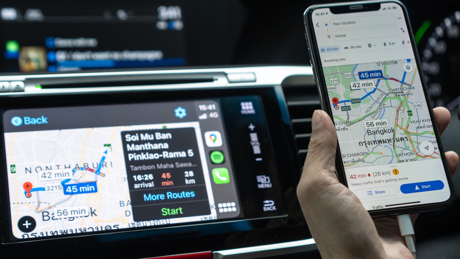 Google Maps accueille enfin Gemini sur CarPlay, et votre GPS devient bien plus bavard