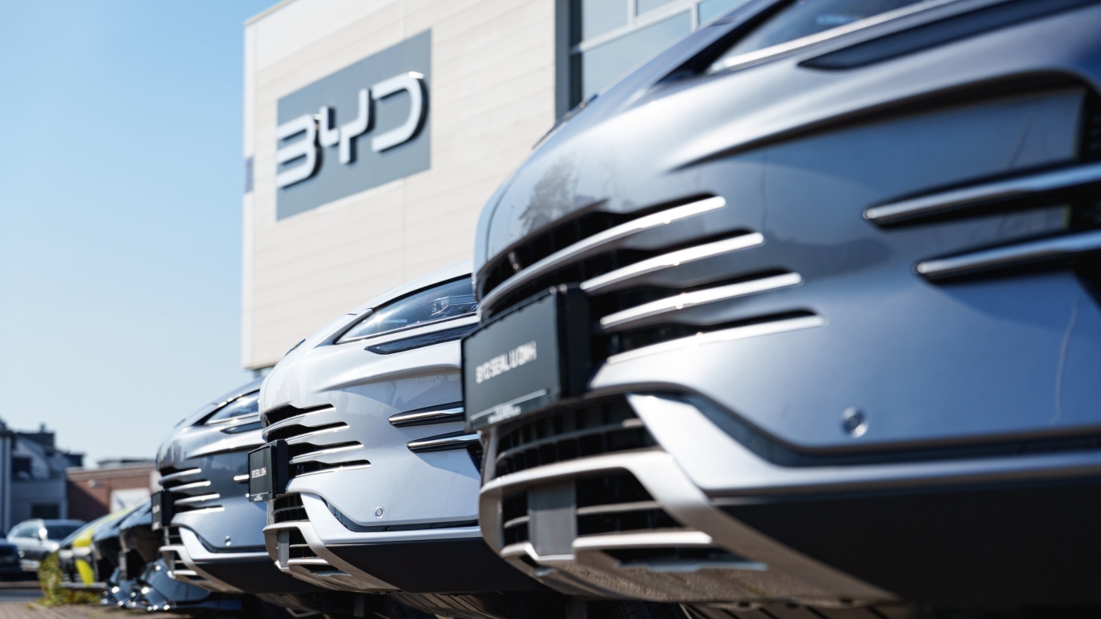 Caméras, LiDAR et secrets défense : pourquoi les voitures BYD sont désormais refoulées par l’armée US