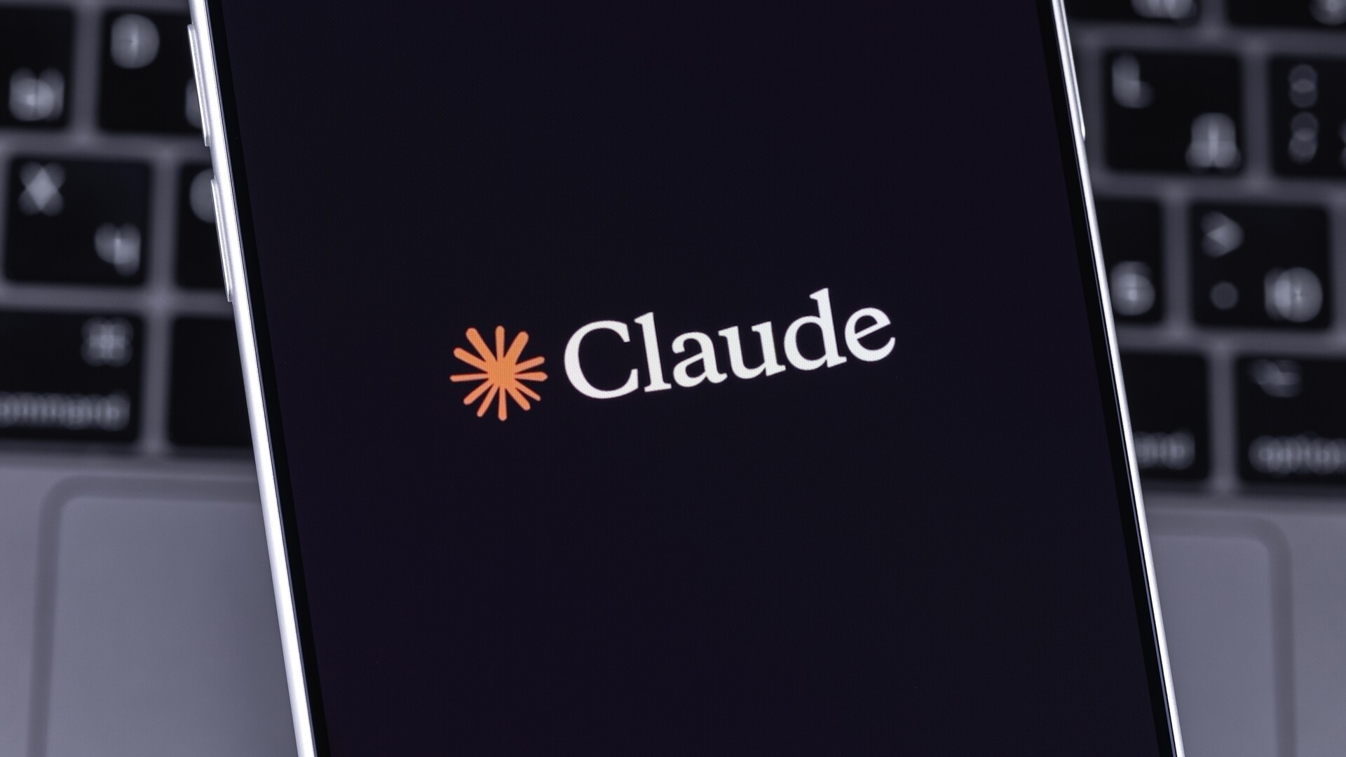 Un juge croit reconnaître un texte rédigé avec Claude dans un recours, une étudiante condamnée