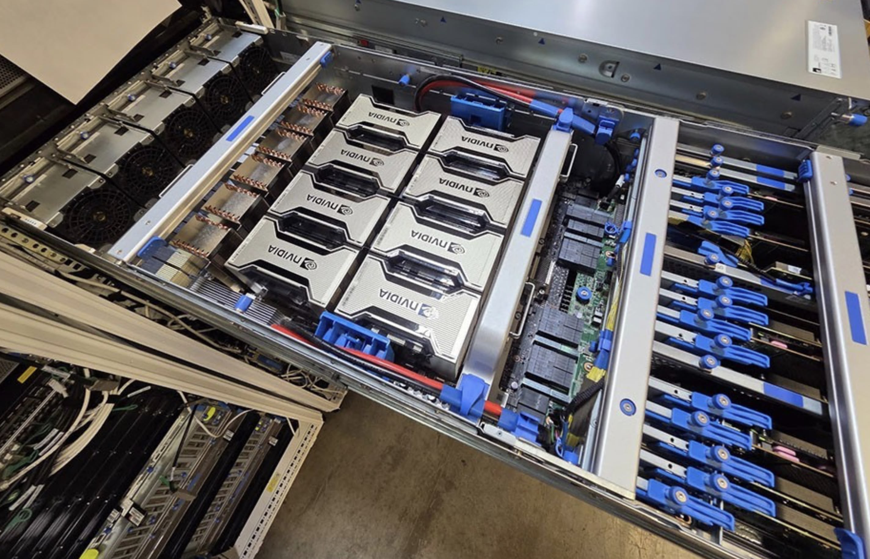 NVIDIA : un supercalculateur géant avec 9 600 GPU A100 vendu sur eBay pour 60 millions de dollars
