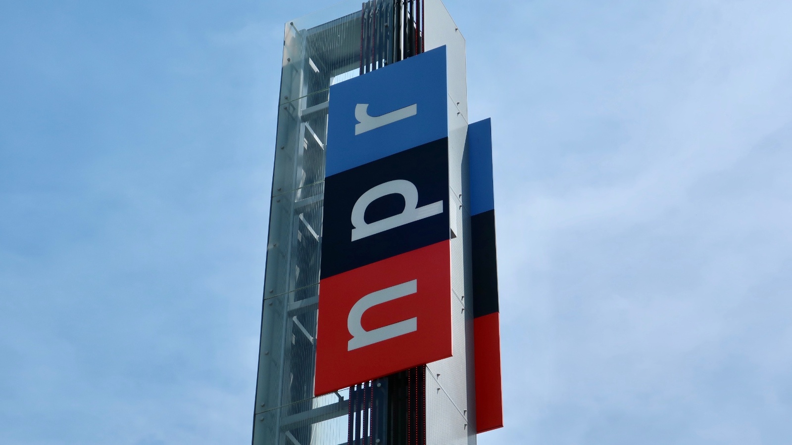 Google devra répondre en justice aux accusations d’IA vocale d’un ex‑présentateur de NPR